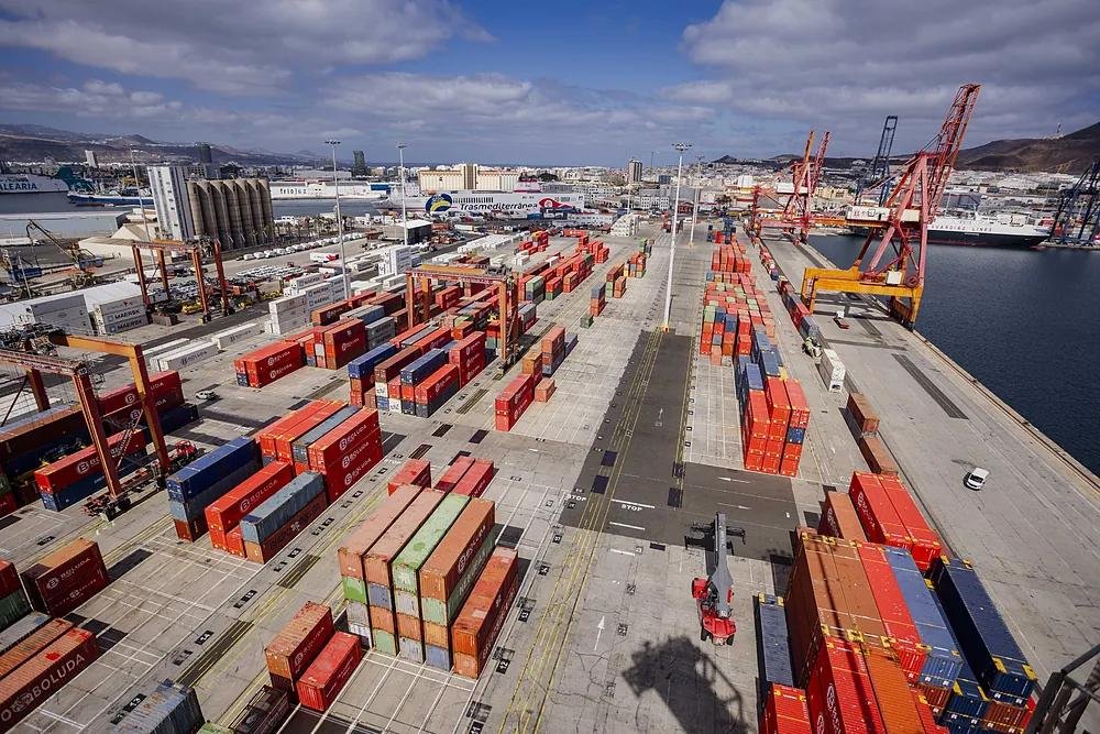 Contenedores de barcos chinos.