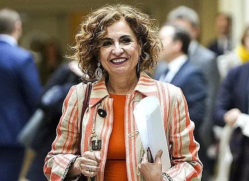 La vicepresidenta del Gobierno y ministra de Hacienda, María Jesús Montero, en el Senado.